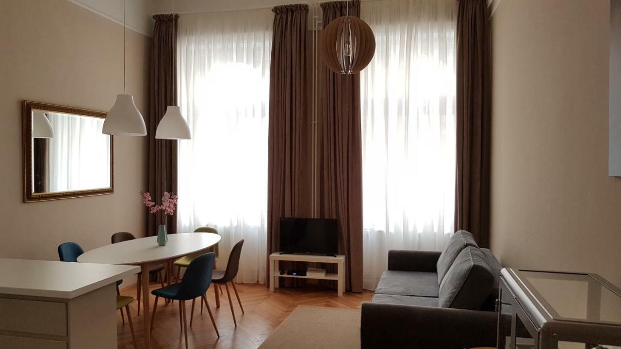 Cbs Apartments Budapest Bagian luar foto